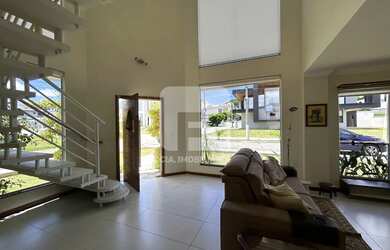 Imagem: A casa em condomínio possui 4 Dormitórios, 4 Banheiros, 2