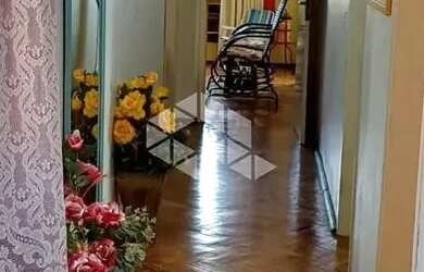 Imagem 6: Casa Sobrado a venda - 4 dormitórios - 3 banheiros (1 Suíte) 4 vagas de garagem, elevador