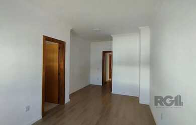 Imagem 8: Casa em Hípica. Churrasqueira, Lareira, 1 Vaga na garageme3 Dormitórios