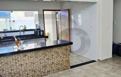 Imagem: A casa em condomínio possui 4 Dormitórios, 4 Banheiros, 2