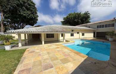 Imagem: A casa em condomínio possui 5 Dormitórios, 5 Banheiros, 4