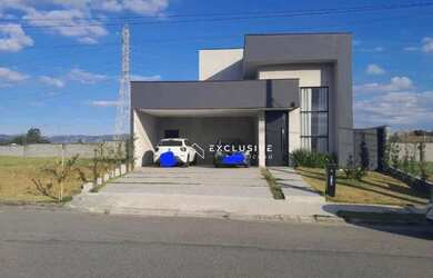 Imagem: A casa em condomínio possui 3 Dormitórios, 1 Banheiro, 4 Vagas