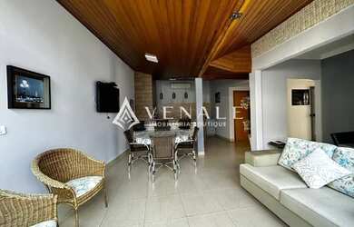 Imagem: A casa possui 3 Dormitórios, 2 Banheiros, 3 Vagas na garagem