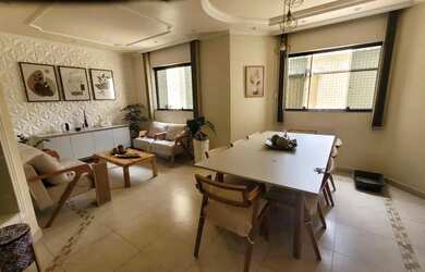 Imagem: A casa possui 3 Dormitórios, 3 Banheiros, 3 Vagas na garagem