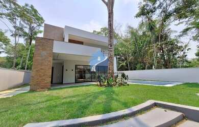 Imagem: A casa à venda possui 4 Dormitórios, 5 Banheiros, 4 Vagas