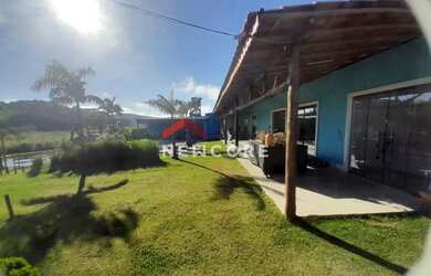 Imagem: A fazenda possui 950m² de Área e está localizado em Ibiúna