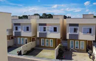 Imagem: A casa possui 3 Dormitórios, 2 Banheiros, 2 Vagas na garagem