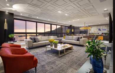 Imagem: O apartamento possui 4 Dormitórios, 5 Banheiros, 4 Vagas na