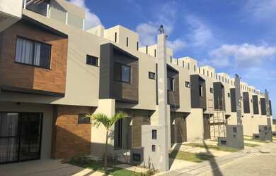 Imagem: A casa em condomínio possui 2 Dormitórios, 3 Banheiros, 1