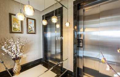 Imagem: O apartamento possui 3 Dormitórios, 5 Banheiros, 4 Vagas na