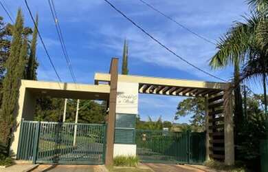 Imagem: O terreno possui 476m² de Área e está localizado em Capitólio