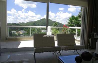 Imagem 2: Residencial 10. Varanda, Área de serviço, 1.754m² de Áreae5 Vagas...