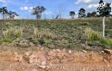 Imagem: O terreno possui 600m² de Área e está localizado em Jardim