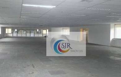 Imagem: O depósito possui 5 Vagas na garagem, 1.009m² de Área e