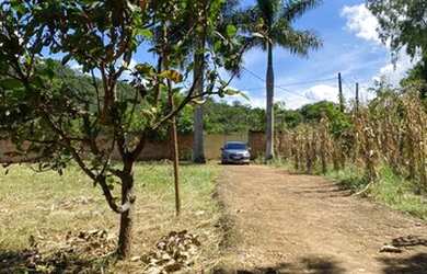 Imagem: A chácara possui 4.000m² de Área e está localizado em Mansões