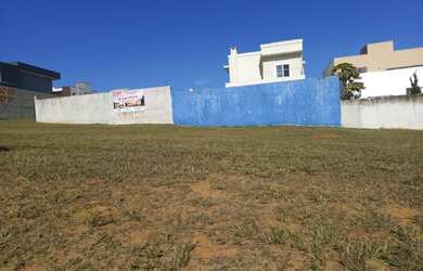 Imagem: O terreno à venda possui 300m² de Área e está localizado