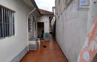 Imagem: A casa possui 4 Dormitórios, 4 Banheiros, 2 Vagas na garagem