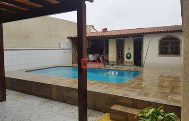 Imagem: A casa em condomínio possui 4 Dormitórios, 3 Banheiros, 3