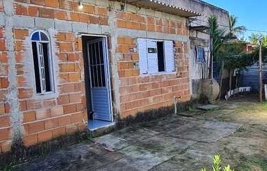 Imagem: A casa possui 2 Dormitórios, 1 Banheiro, 3 Vagas na garagem