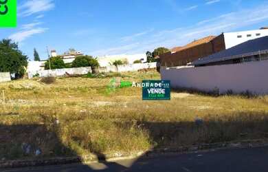 Imagem: O terreno possui 300m² de Área e está localizado em Vila