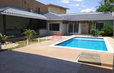 Imagem: A casa possui 3 Dormitórios, 1 Banheiro, 430m² de Área e