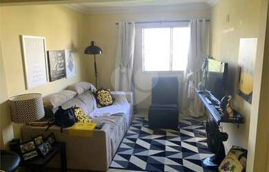 Imagem: O apartamento possui 3 Dormitórios, 1 Banheiro, 1 Vaga na garagem