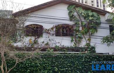 Imagem: O depósito possui 498m² de Área e está localizado em Vila