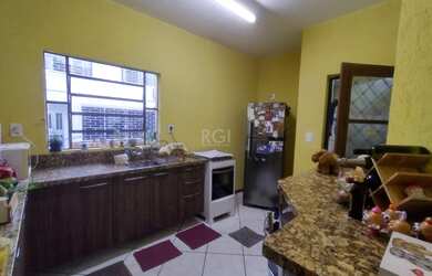 Imagem 12: São duas casas de 02 dormitórios com 03 vagas no Bairro Santana