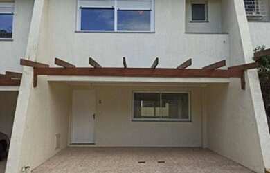 Imagem: A casa em condomínio possui 3 Dormitórios, 2 Banheiros, 2