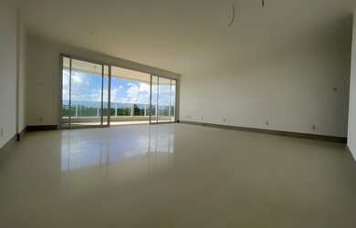 Imagem 2: Mansão Cartier. Piscina, Varanda, 243m² de Áreae4 Vagas na garagem