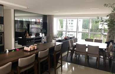 Imagem: O apartamento possui 4 Dormitórios, 5 Banheiros, 2 Vagas na