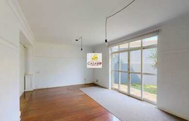 Imagem: A casa à venda possui 5 Dormitórios, 5 Banheiros, 2 Vagas