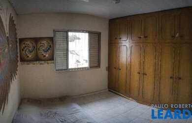 Imagem: A casa possui 2 Dormitórios, 1 Banheiro, 1 Vaga na garagem