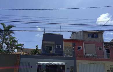 Imagem: A casa possui 3 Dormitórios, 3 Banheiros, 2 Vagas na garagem