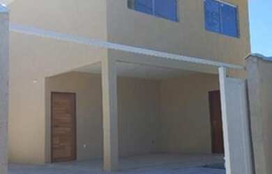 Imagem: A casa possui 2 Dormitórios, 3 Banheiros, 1 Vaga na garagem