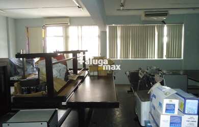 Imagem: O depósito possui 1 Vaga na garagem, 25m² de Área e está