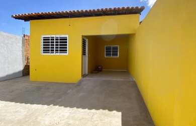 Imagem: A casa possui 2 Dormitórios, 2 Banheiros e está localizado