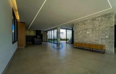 Imagem 9: Sobrado em condominio na Zona Sul com móveis planejados e elevador instalado