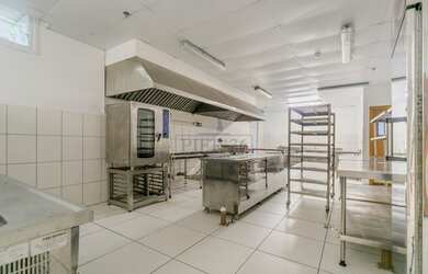 Imagem 15: Porto Alegre - Prédio Inteiro - Tristeza