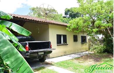 Imagem: A casa possui 2 Dormitórios, 2 Banheiros, 2 Vagas na garagem