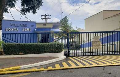 Imagem: A casa em condomínio possui 3 Dormitórios, 2 Banheiros, 1