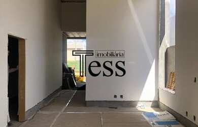 Imagem: A casa em condomínio possui 3 Dormitórios, 4 Banheiros, 4