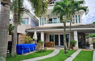 Imagem: A casa em condomínio possui 4 Dormitórios, 5 Banheiros, 3