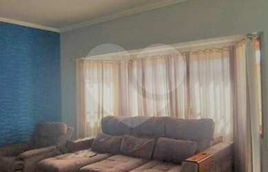 Imagem: A casa possui 5 Dormitórios, 3 Banheiros, 4 Vagas na garagem