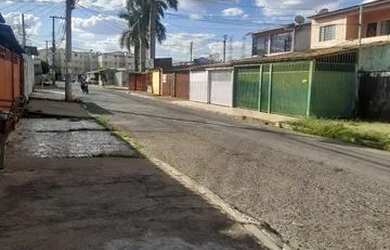 Imagem: A casa possui 2 Dormitórios, 1 Banheiro, 1 Vaga na garagem