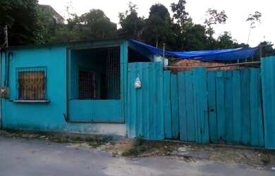 Imagem: A casa possui 2 Dormitórios, 1 Banheiro e 1 Vaga na garagem