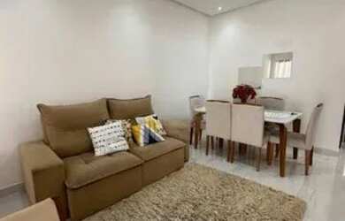 Imagem: A casa possui 2 Dormitórios, 1 Banheiro, 1 Vaga na garagem