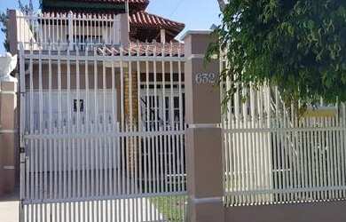 Imagem: A casa possui 4 Dormitórios, 4 Banheiros, 3 Vagas na garagem