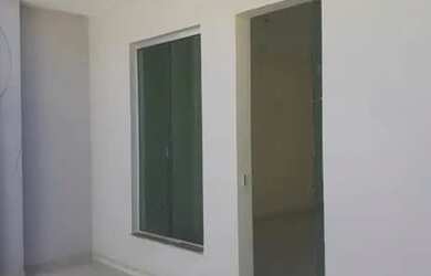 Imagem: A casa possui 3 Dormitórios, 2 Banheiros, 4 Vagas na garagem