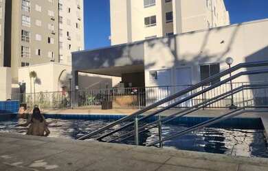 Imagem: O apartamento possui 2 Dormitórios, 1 Banheiro, 1 Vaga na garagem